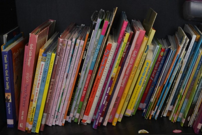 How to organize a child's growing library- MommySnippets.com #affiliate (5)