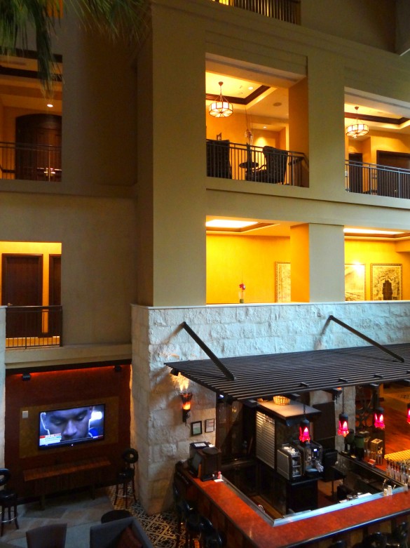 Hotel Contessa... Luxury Suites on the Riverwalk (18)