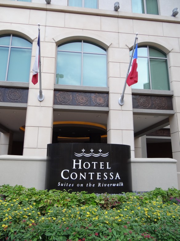 Hotel Contessa... Luxury Suites on the Riverwalk (19)