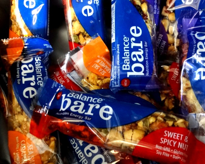 These bars follow the 40-30-30 nutrition principle: 40% carbohydrates, 30% protein & 30% dietary fat, thereby promoting a slow glycemic response.