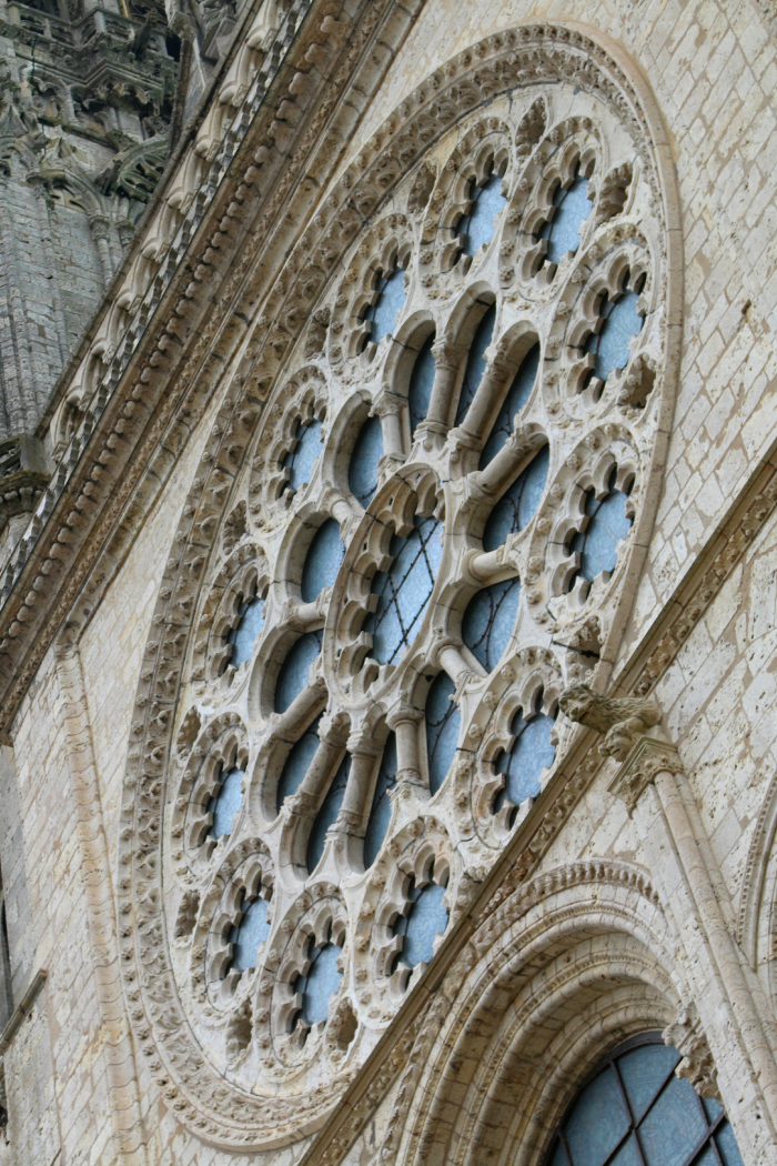 chartres-stained-glass-windows