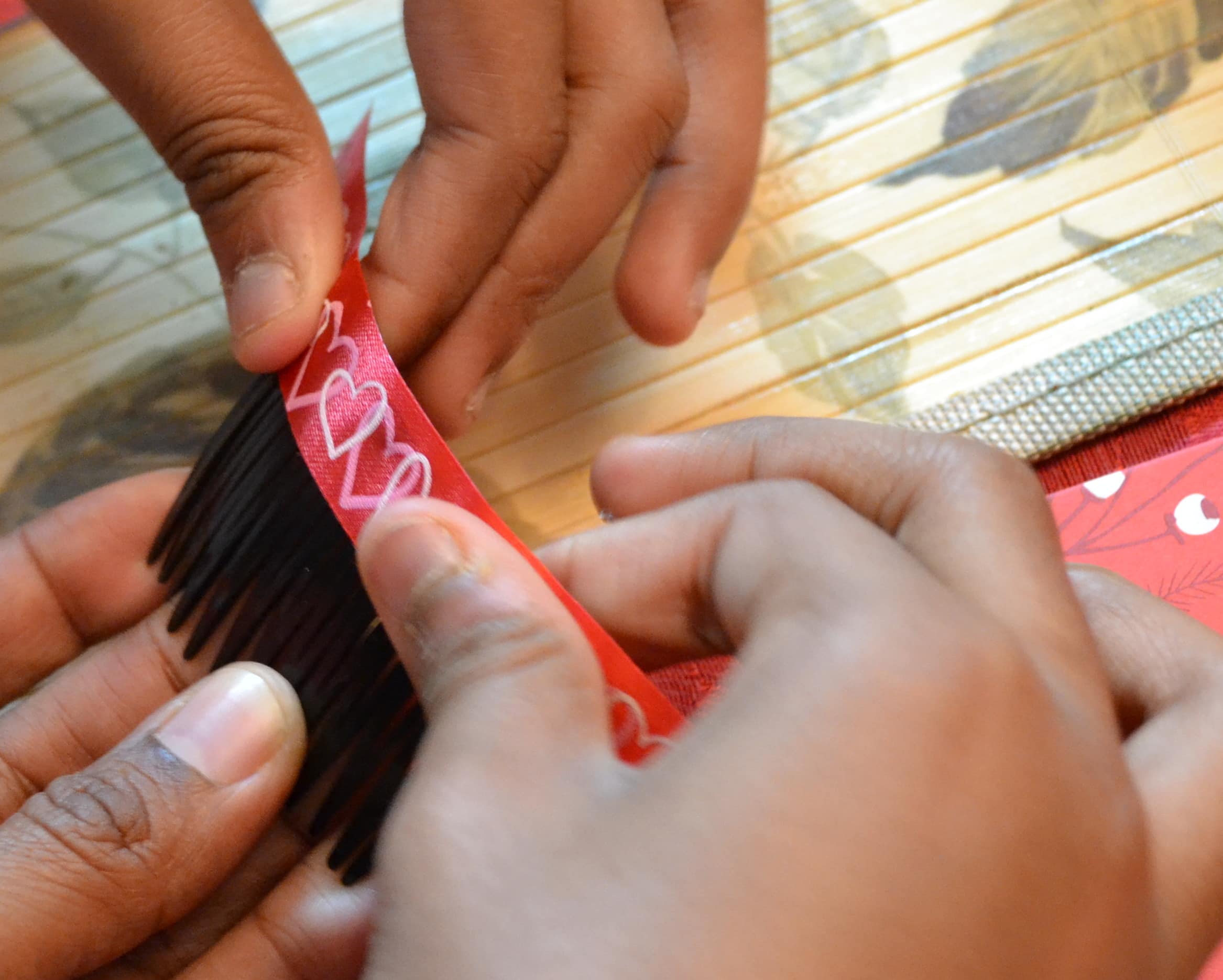 An easy DIY way to make a Valentine Hair Accessory (5)