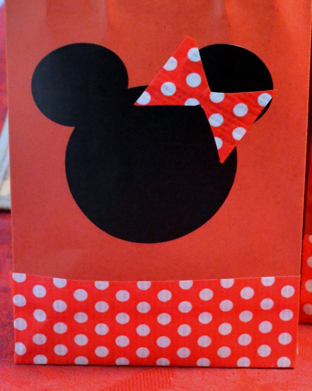 Stress-free tips for hosting a Minnie Mouse themed birthday party- Mommy Snippets (2)