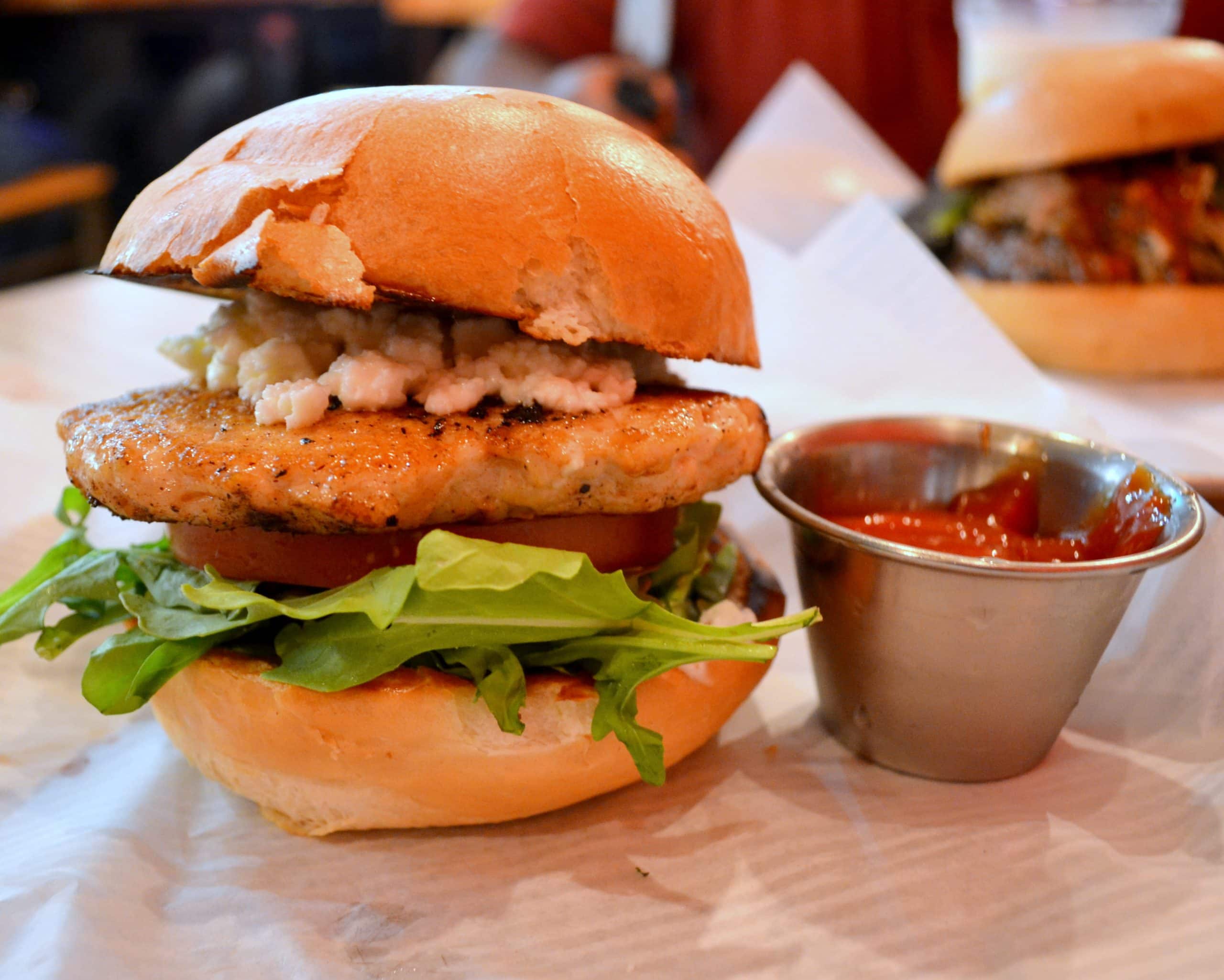 Have you been to Grub Burger in Houston? - Mommy Snippets