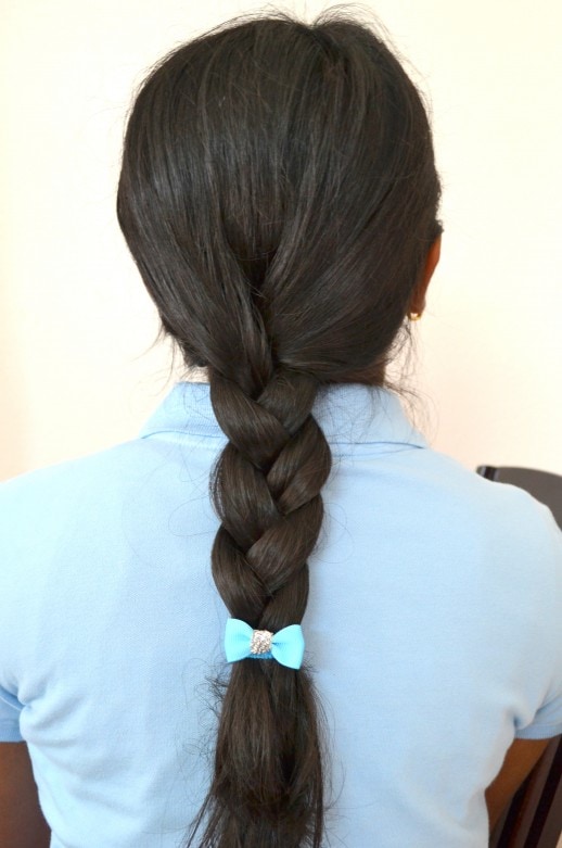 7 easy hairstyles for school {#StraightAStyle}