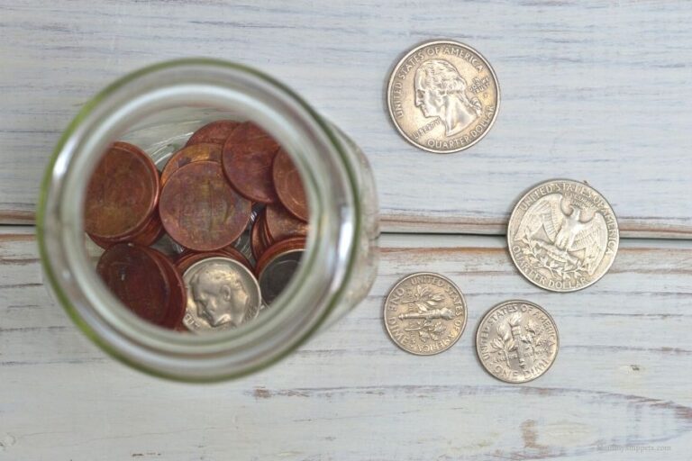 10 Easy Money Saving Tips to Make Your Dollar Stretch