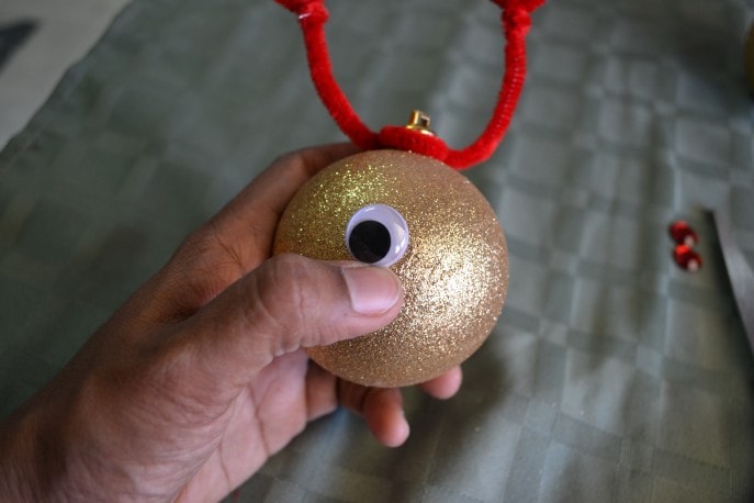 Easy DIY Reindeer Ornaments Your Child Can Make (+ Tutorial) with MommySnippets (8)