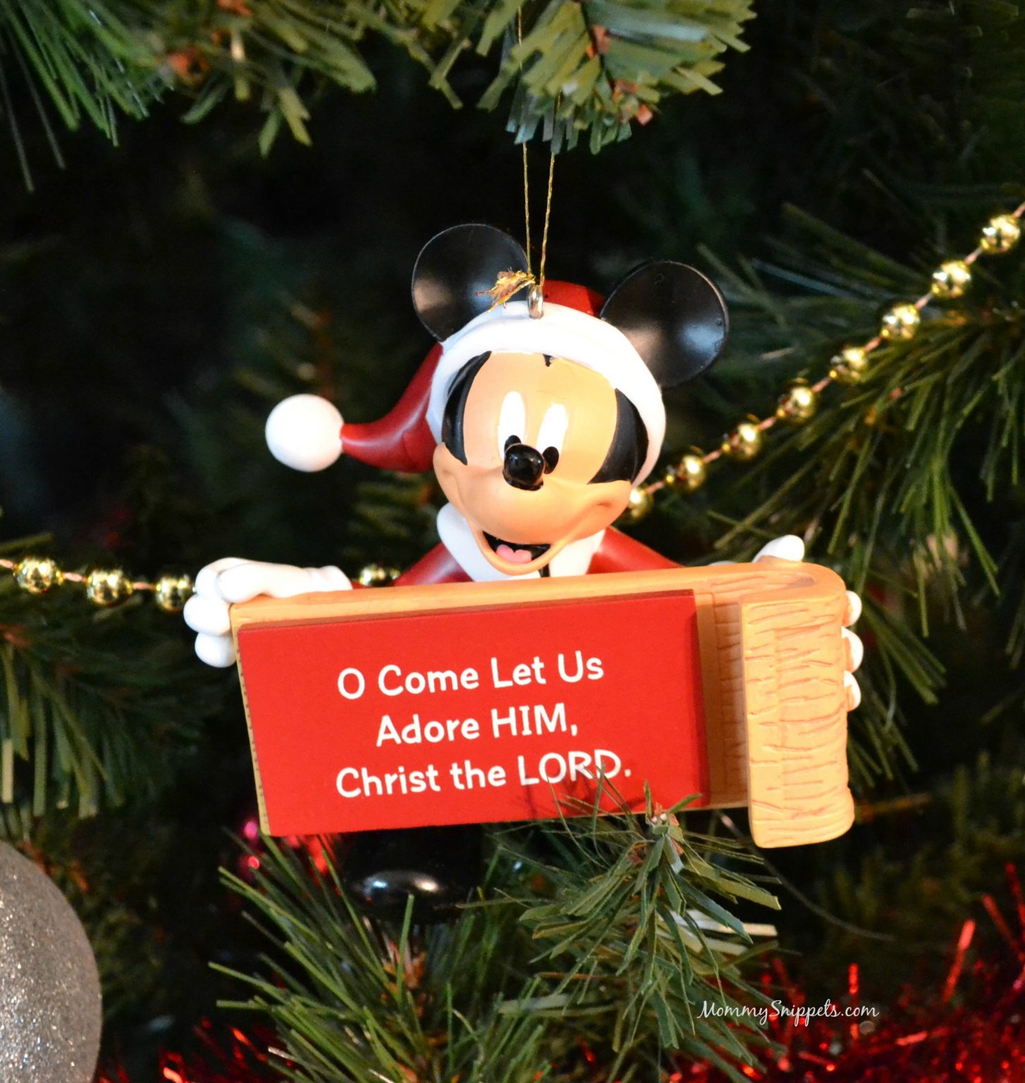 Gift a Hallmark Personalized Keepsake Ornament this year. Mommy Snippets
