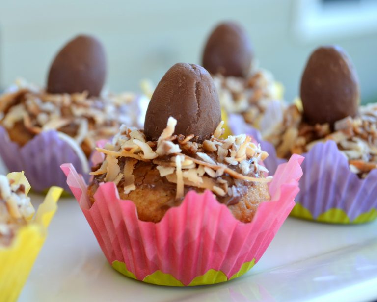 How to make Easter Blondie Bites