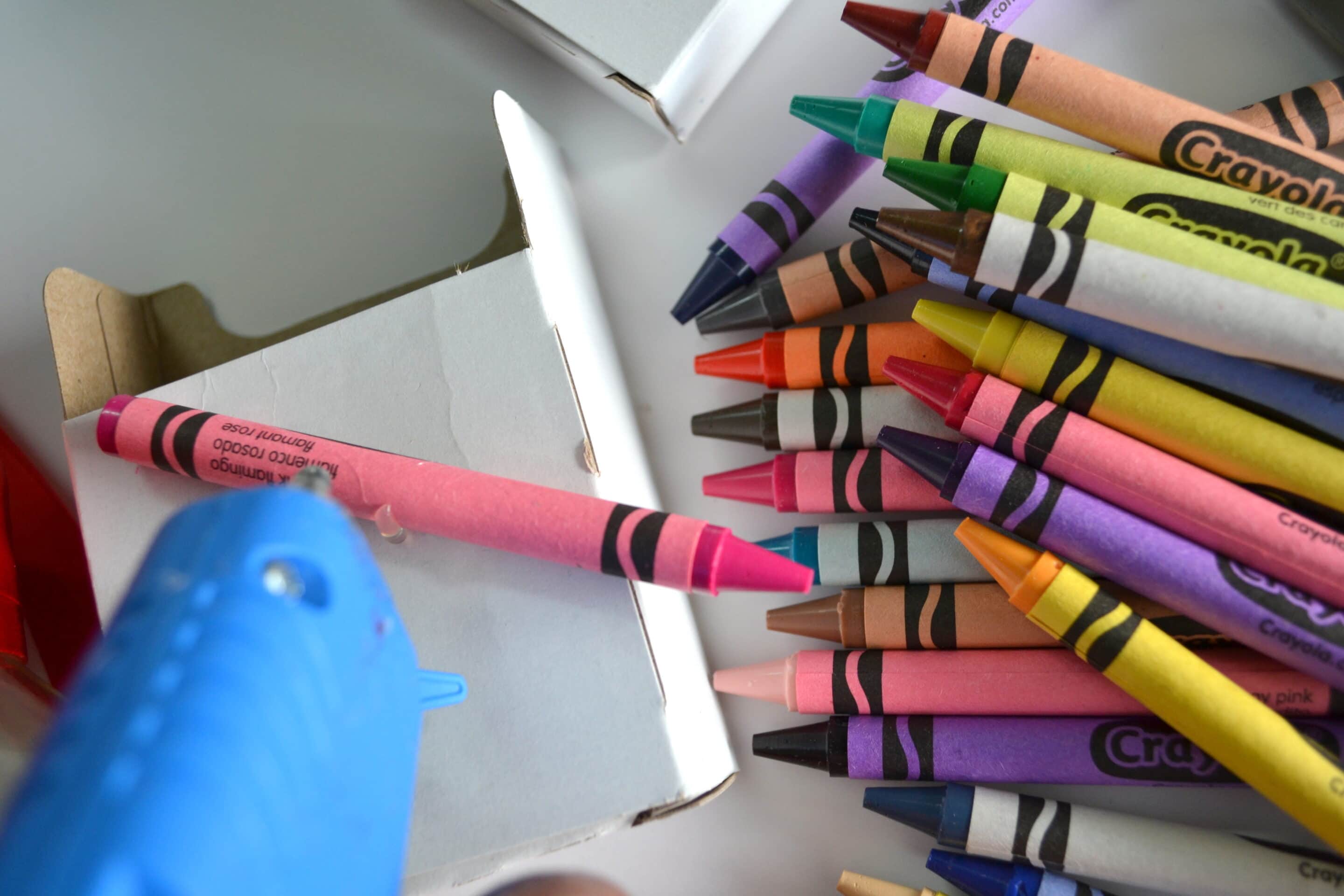 A Unique Teacher Appreciation Gift With Crayons - MommySnippets (18)