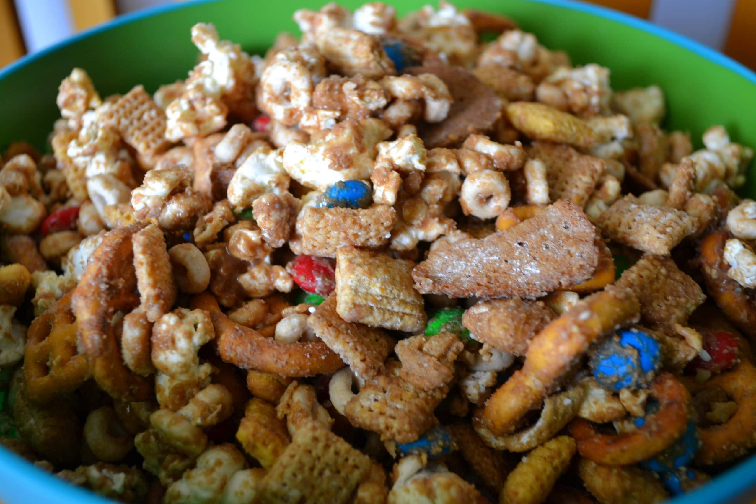 How to make Alvin and the Chipmunks Muddy Buddies recipe