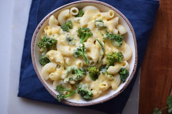 how-to-make-a-delicious-broccoli-mac-and-cheese-mommysnippets