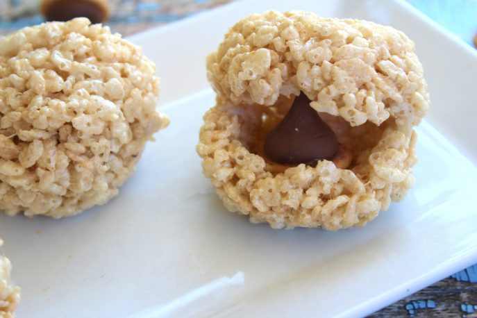 scrats-hidden-acorn-rice-krispies-treats-mommysnippets-com-scratinspace-sponsored-36