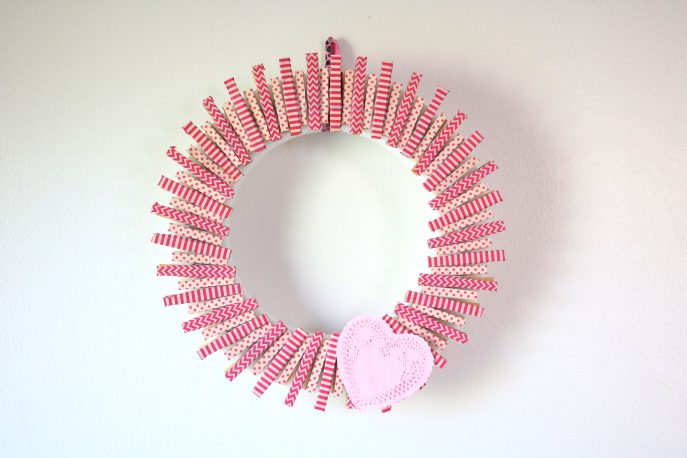 How to make a pretty clothespin Valentine's day wreath, in under an hour- MommySnippets 