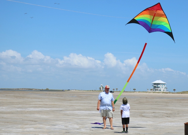 Learn How To Fly A Kite on South Padre Island! — Texas Travel Talk