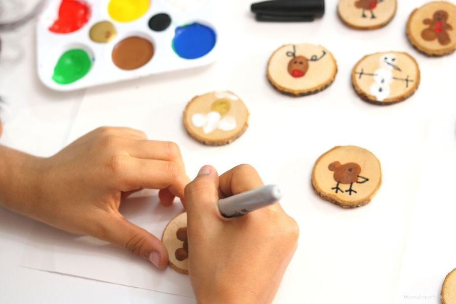 Easy Fingerprint Christmas Ornament Crafts for Kids 