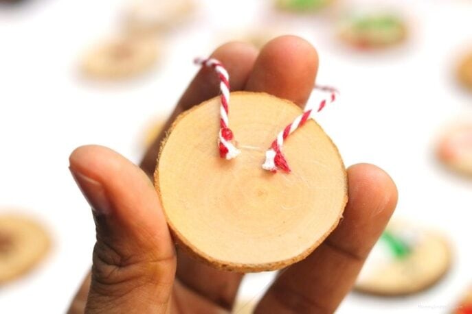 How To Make These Easy Fingerprint Christmas Ornaments