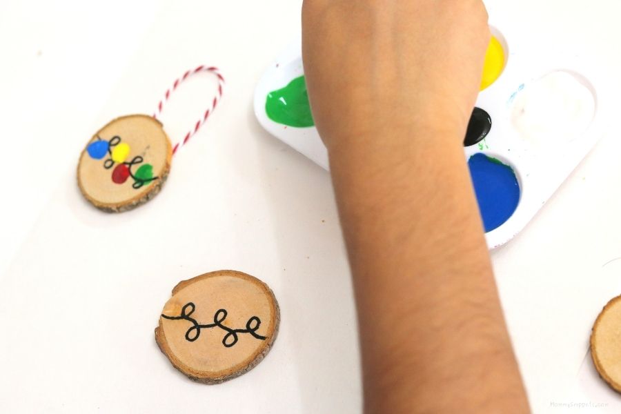 Easy Fingerprint Christmas Ornament Crafts for Kids 