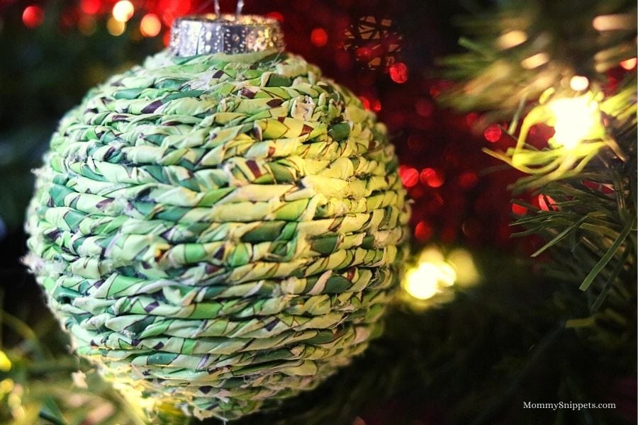 An Easy DIY Twisted Paper Ornament Tutorial