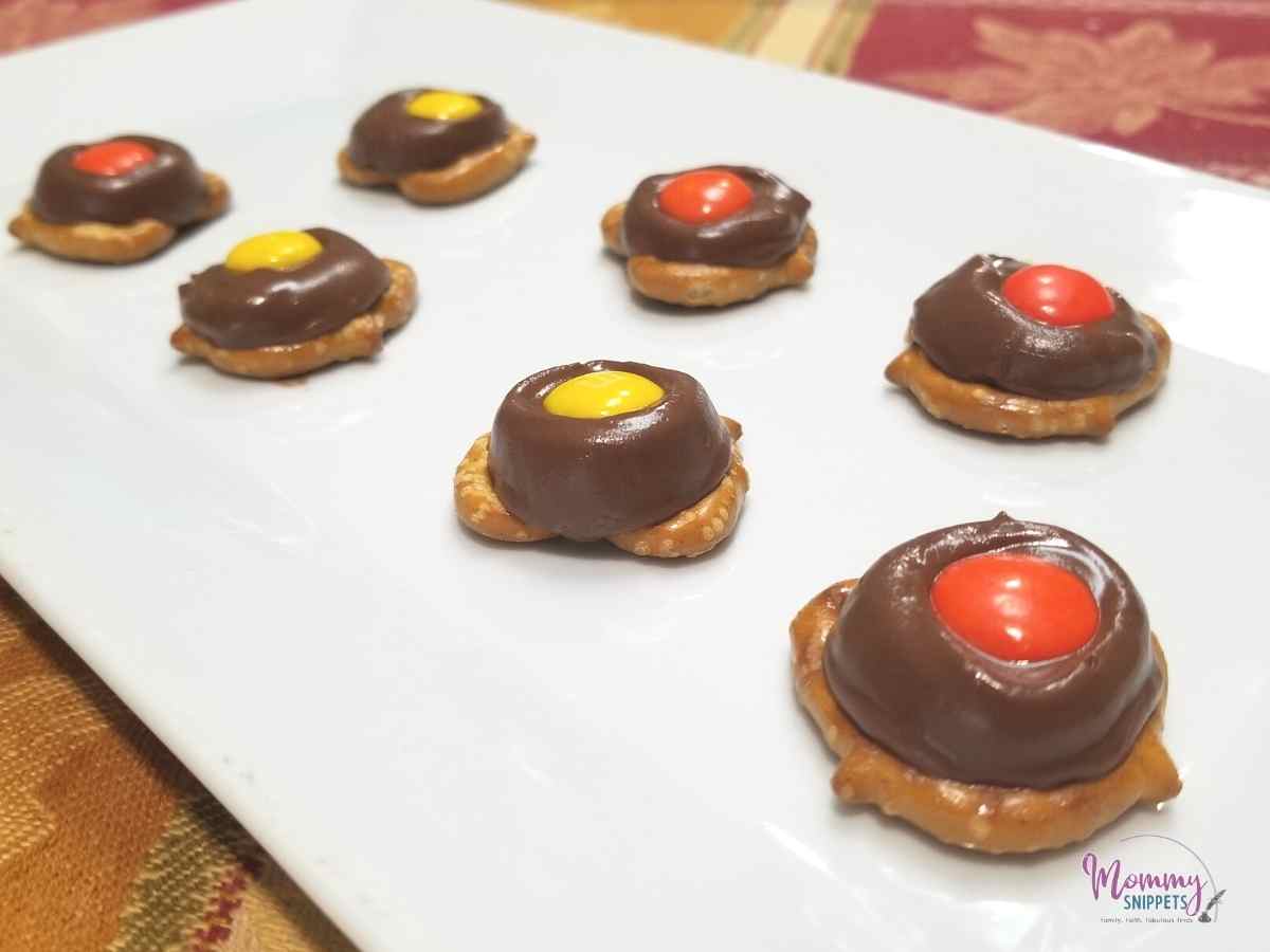 Thanksgiving Pretzel Treats- Easy 3 Ingredient Thanksgiving Treat Recipe