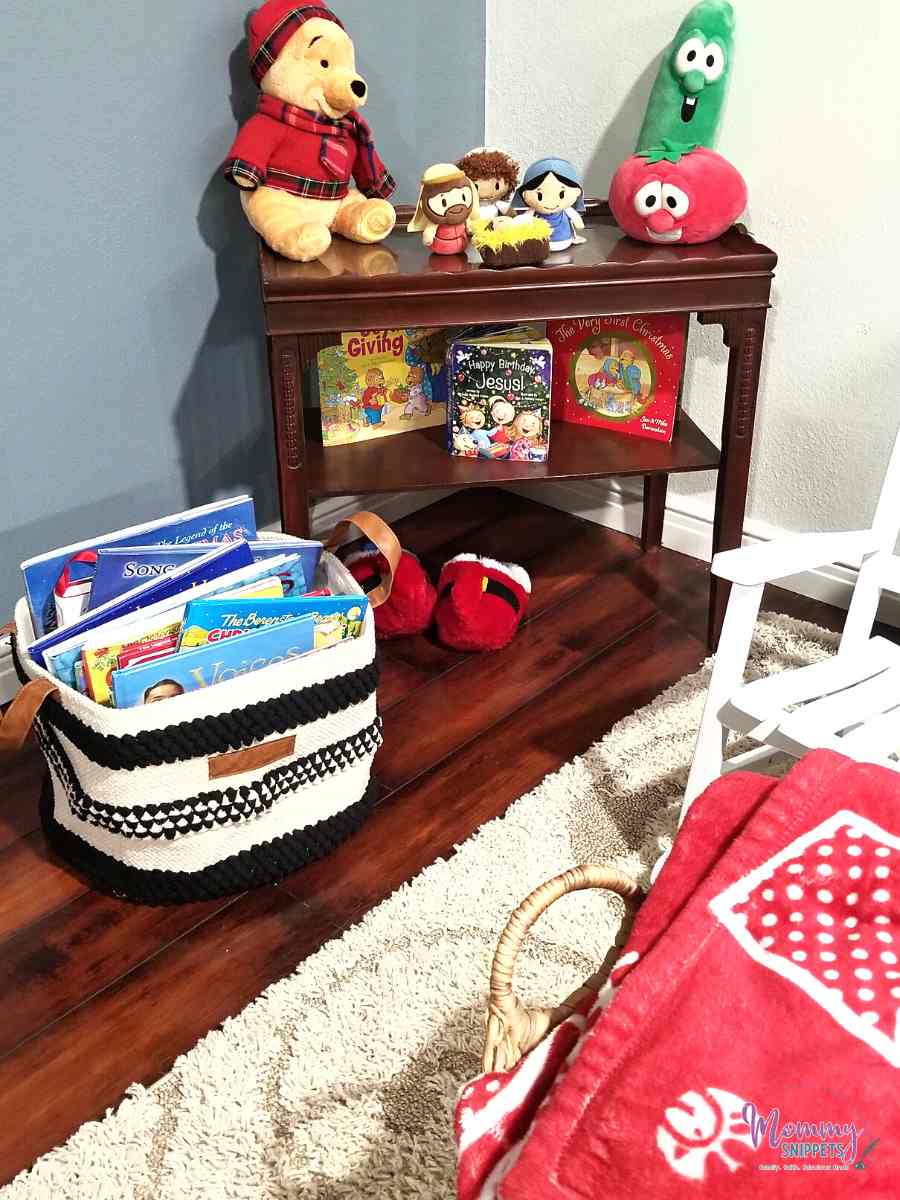 Christmas reading nook for kids