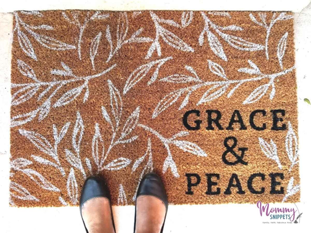 12 Best Christian Gifts for Mom (Thoughtful Ideas!) – Christian Walls