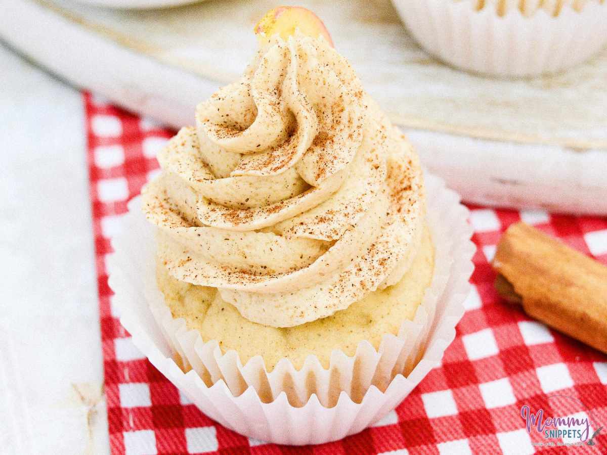 Easy Apple Cider Cupcakes with Cinnamon Buttercream Frosting