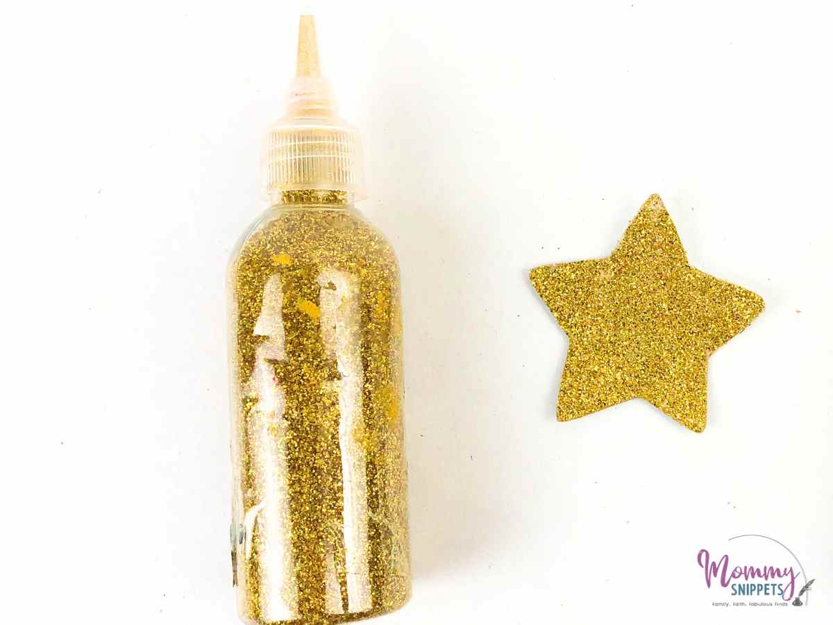 One of the Easiest Christmas Crafts For Teens- A Christmas Tree!