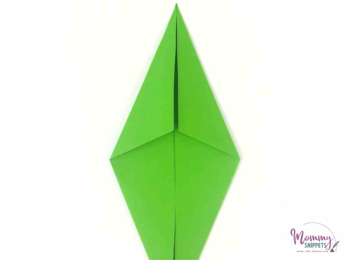 The Paper Tulip's Leaf- A Simple Origami Flower Craft.