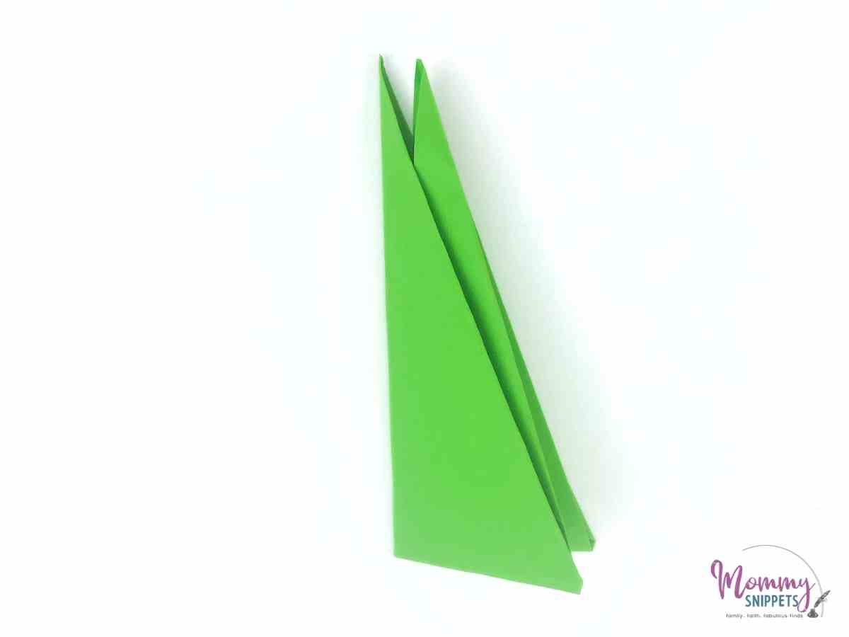 The Paper Tulip's Leaf- A Simple Origami Flower Craft.